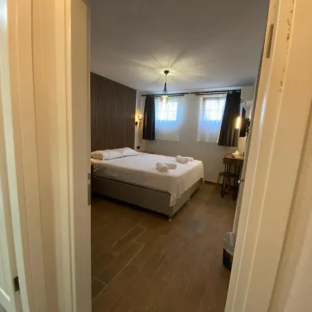 Tinos & Bag Evi 12 Yas Uestue