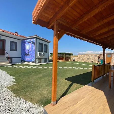 Hotel Tinos & Bag Evi 12 Yas Uestue *