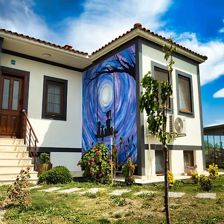 Hotel Tinos & Bag Evi 12 Yas Uestue