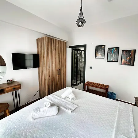 Tinos & Bag Evi 12 Yas Uestue Hotel