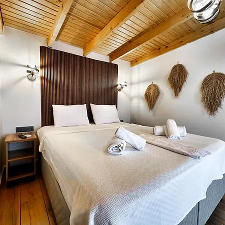 Tinos & Bag Evi 12 Yas Uestue *