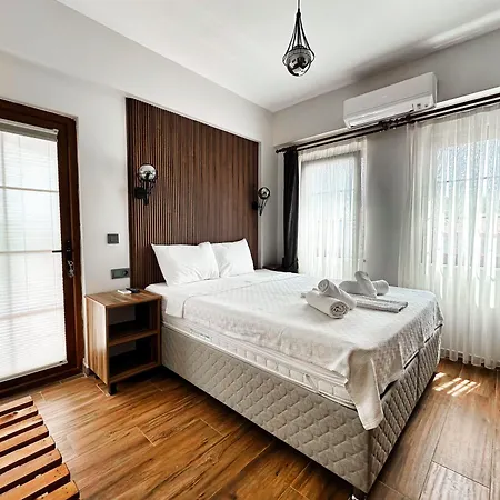 Tinos & Bag Evi 12 Yas Uestue