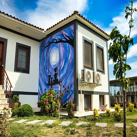 Hotel Tinos & Bag Evi 12 Yas Uestue