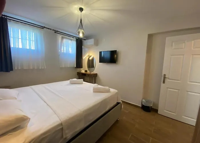 Hotel Tinos & Bag Evi 12 Yas Uestue Tenedos