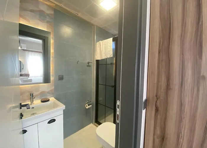 Hotel Tinos & Bag Evi 12 Yas Uestue *