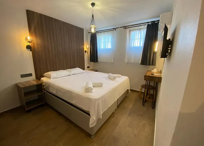 Tinos & Bag Evi 12 Yas Uestue Hotel Tenedos