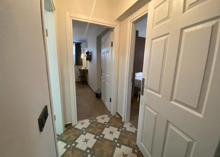 Hotel Tinos & Bag Evi 12 Yas Uestue