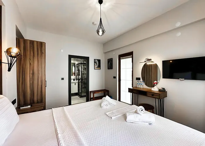 Hotel Tinos & Bag Evi 12 Yas Uestue *