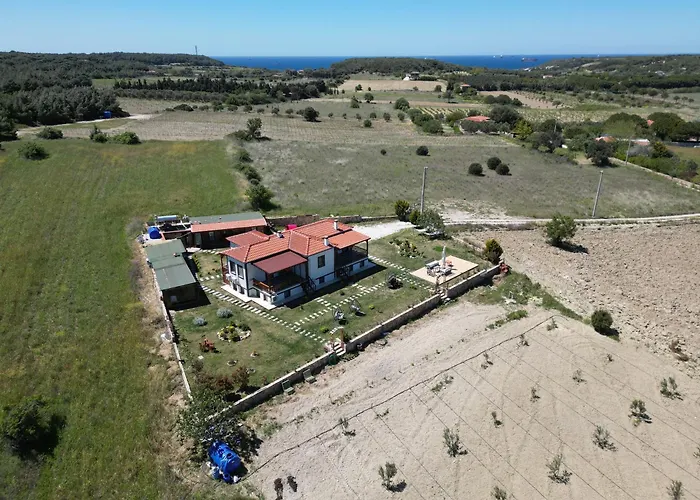 Tinos & Bag Evi 12 Yas Uestue Tenedos